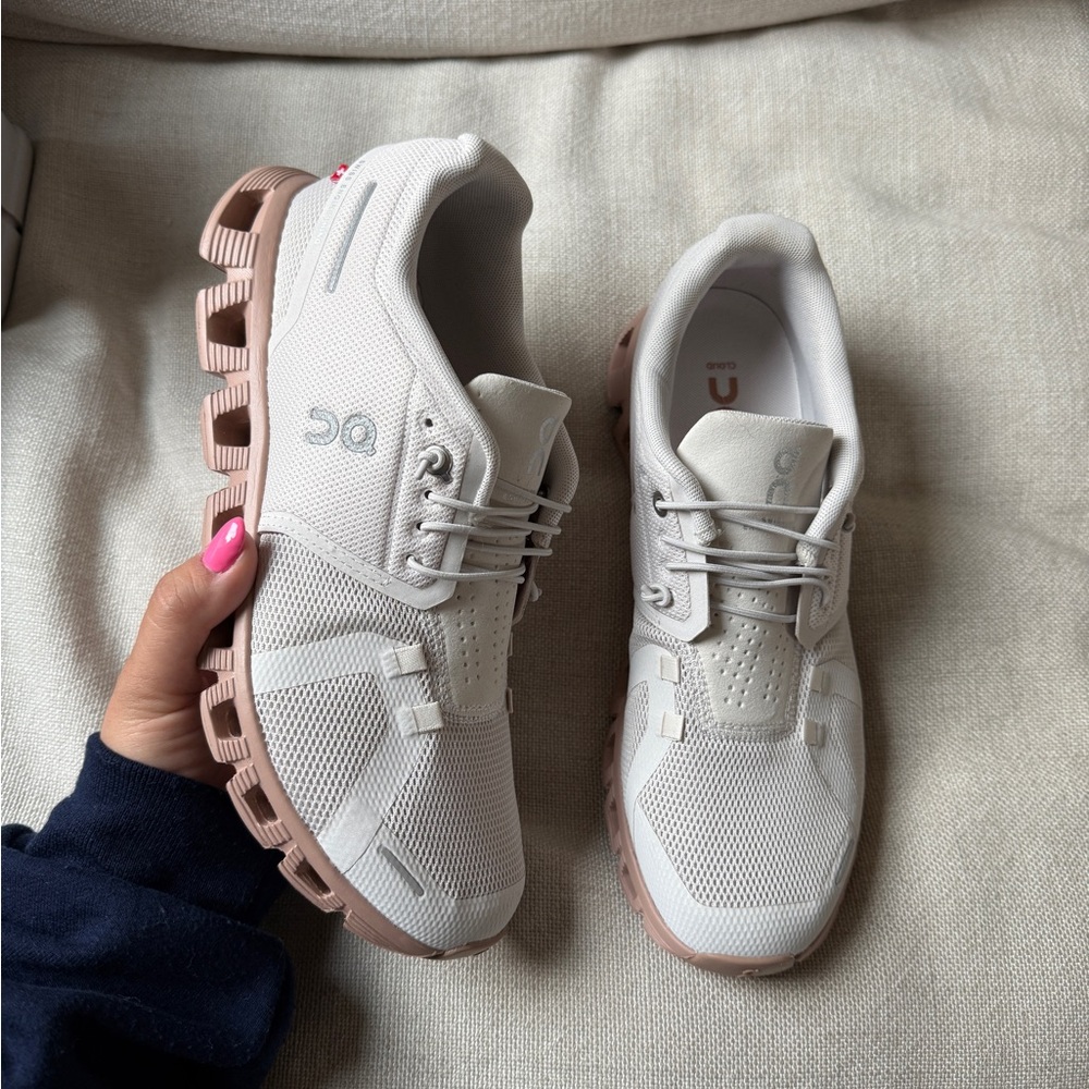 ON Running Cloud 5 in Sand/ Rose Brown